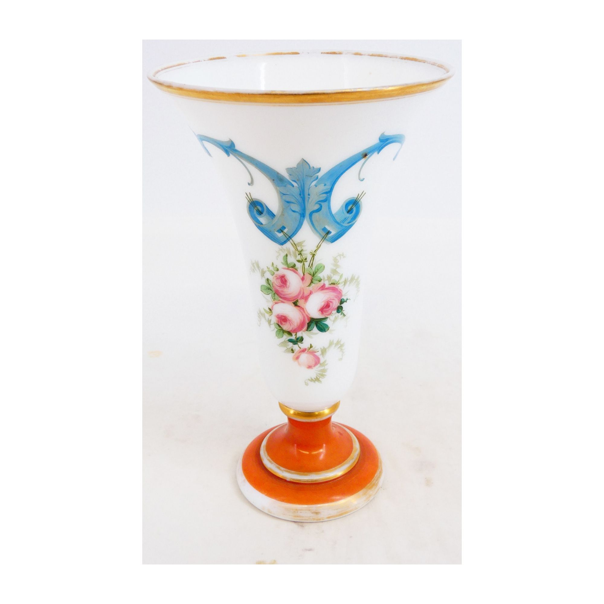 Vase Cornet en Opaline Vase Cornet en Opaline