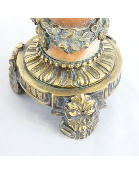 Paire de Bougeoirs Style Louis XVI en Bronze