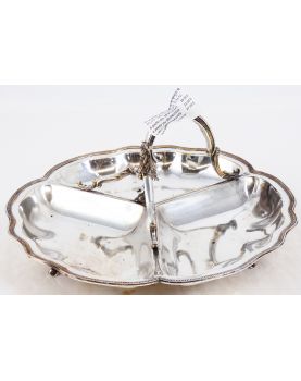 Mendant dish in Silver metal