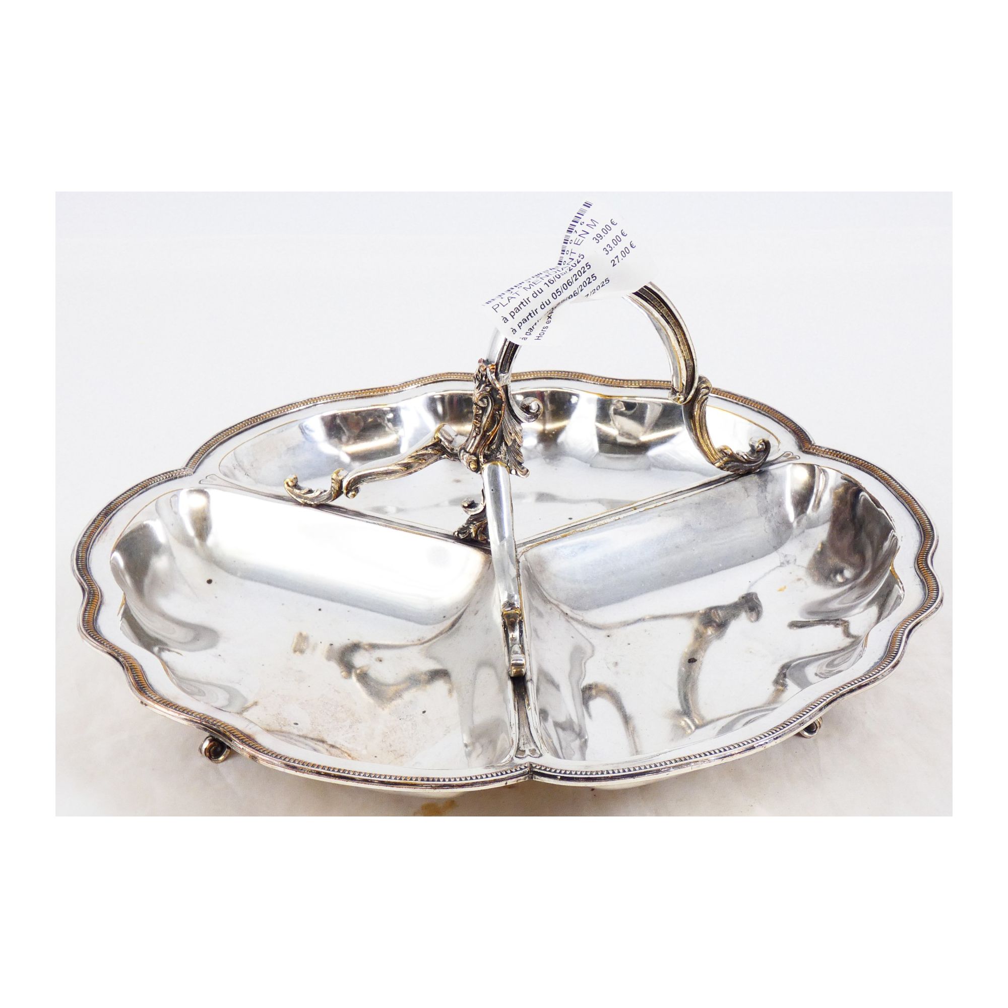 Mendant dish in Silver metal Mendant dish in Silver metal