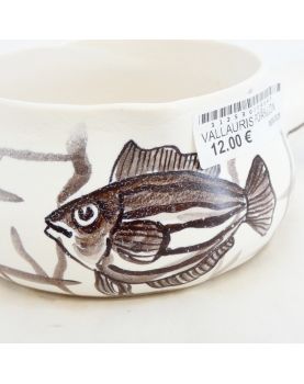 VALLAURIS Frying Pan with Fish Decor in Grey on a White Background