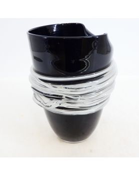Vase en Verre Noir Attribué à MURANO