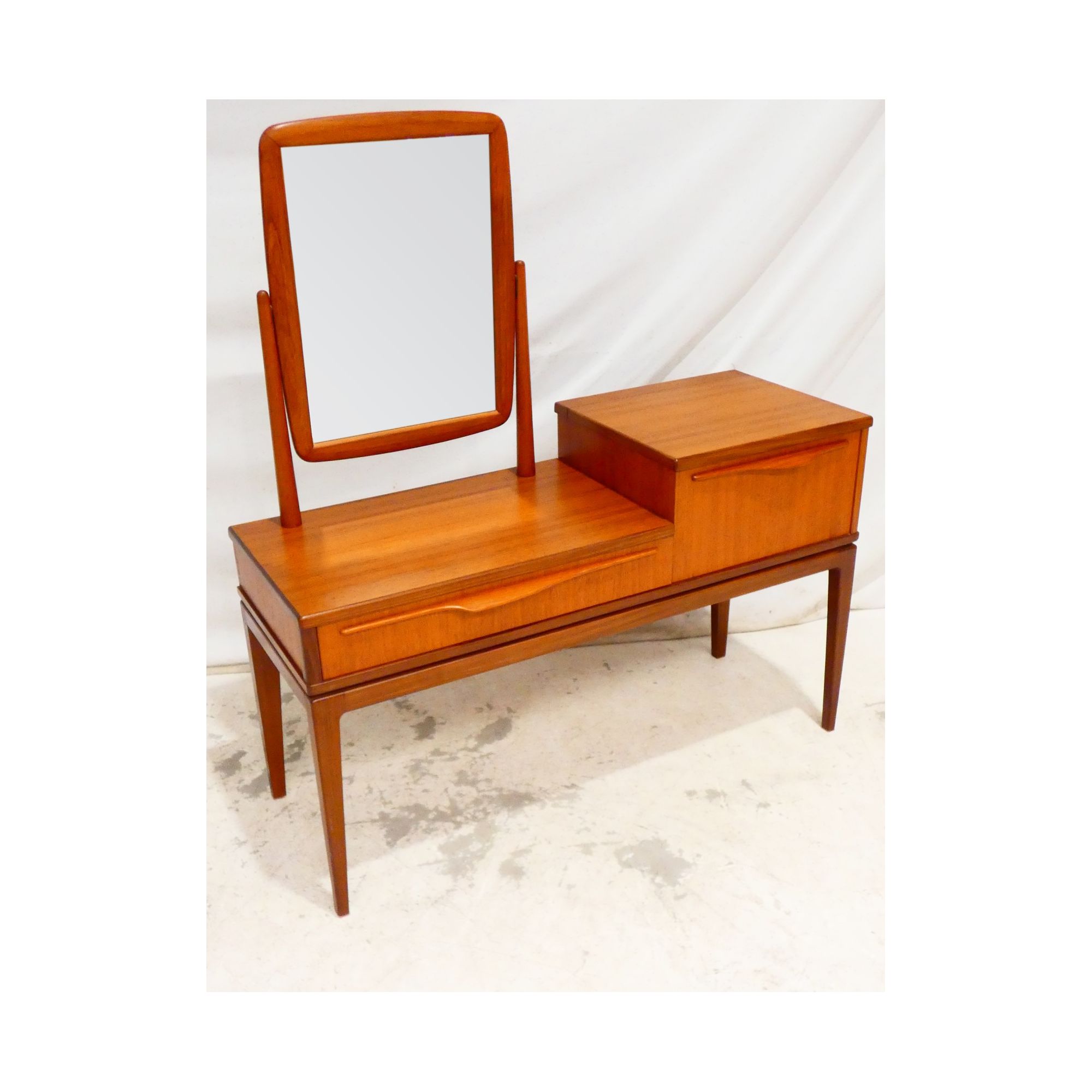 Coiffeuse Française Style Scandinave Coiffeuse Française Style Scandinave