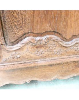 Norman cabinet in Oak with Key