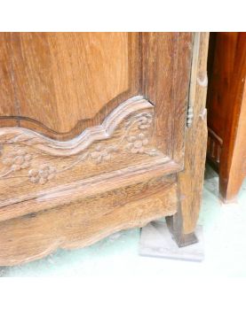 Norman cabinet in Oak with Key