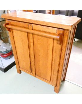 Bar in Oak