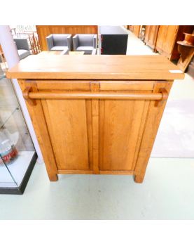 Bar in Oak