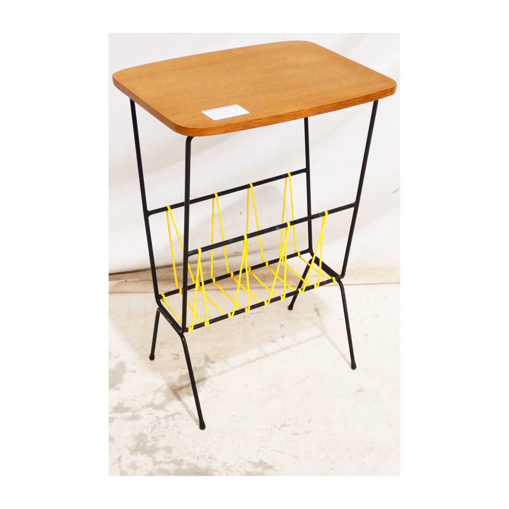 Porte Revues Style Scandinave et Scoubidou Porte Revues Style Scandinave et Scoubidou