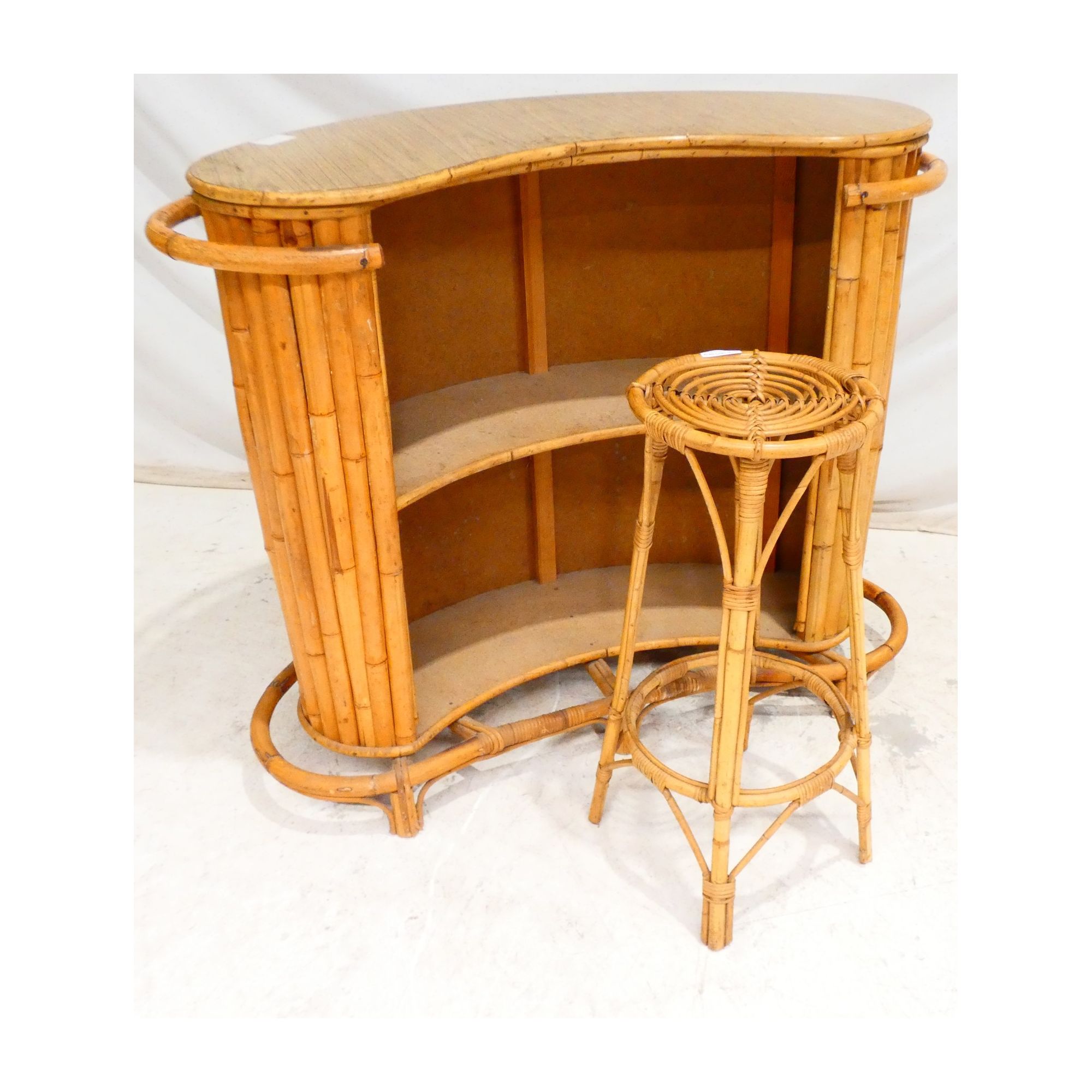 Bar en Bambou avec Tabouret Bar en Bambou avec Tabouret