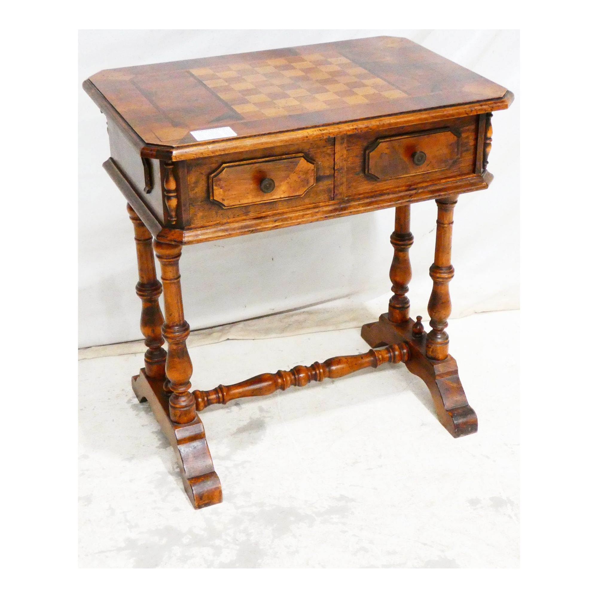 Petite Table Échiquier avec Pions en Accessoires Petite Table Échiquier avec Pions en Accessoires