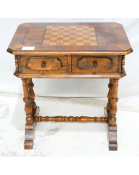Small Sample Table with Pions in Accessories