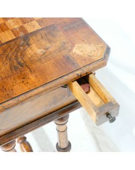 Petite Table Échiquier avec Pions en Accessoires