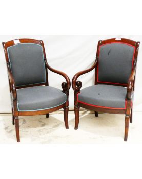Paire de Fauteuils à Crosse à Restaurer