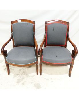 Paire de Fauteuils à Crosse à Restaurer