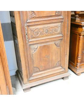 Bonnetière in Oak with Key