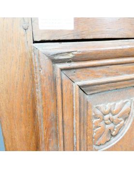 Bonnetière in Oak with Key