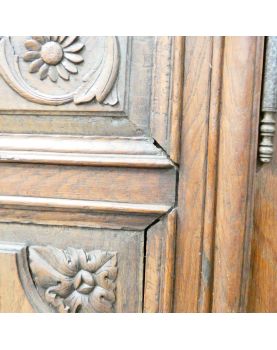 Bonnetière in Oak with Key