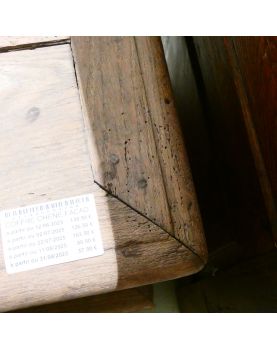 Box in Oak Façade Sculpted