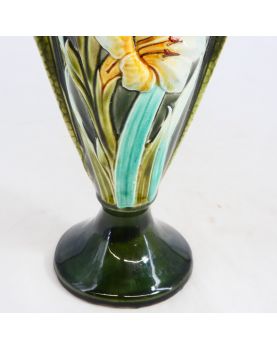 Vase in Barbotine Décor Florale