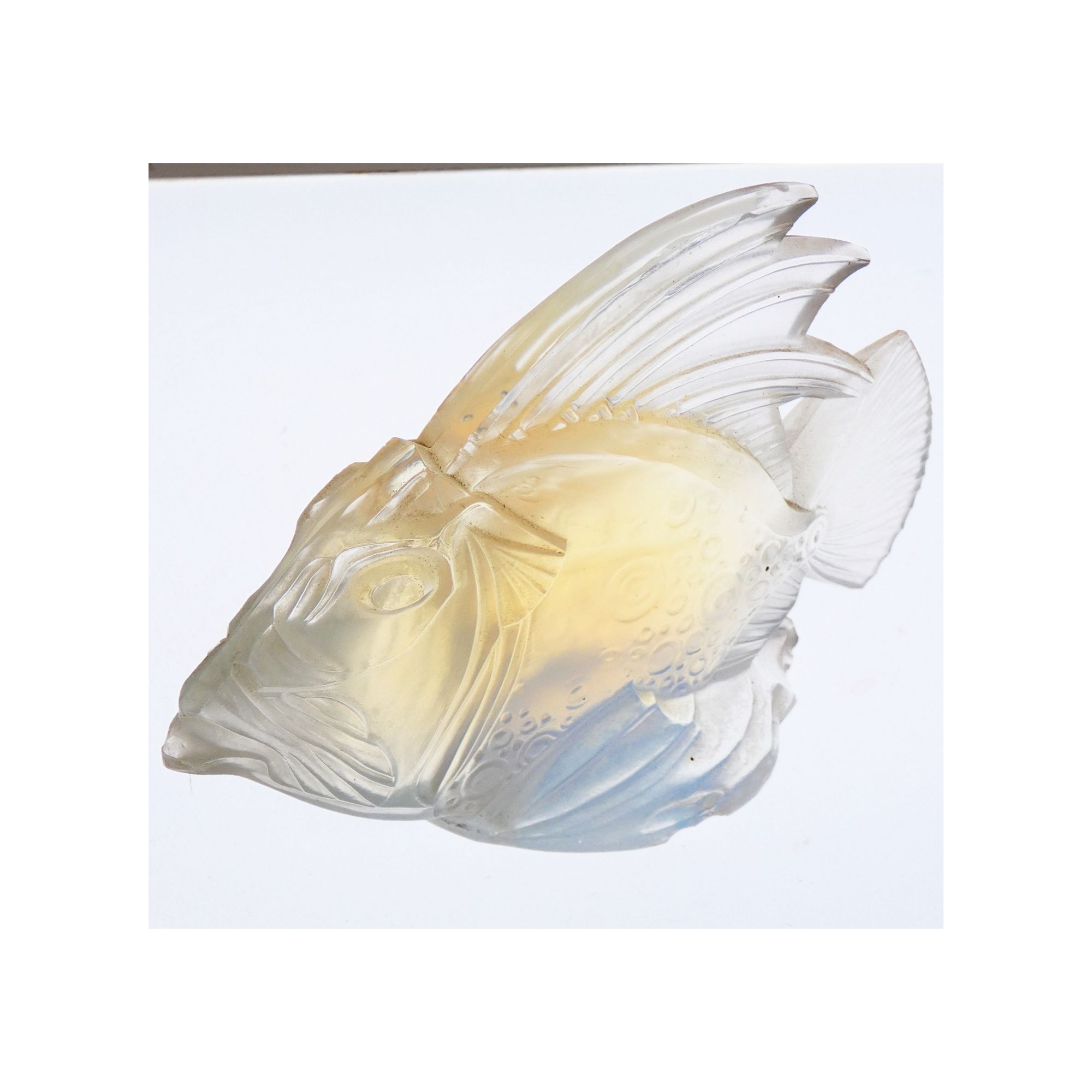SABINO Poisson en Verre Opalescent Art Déco SABINO Poisson en Verre Opalescent Art Déco