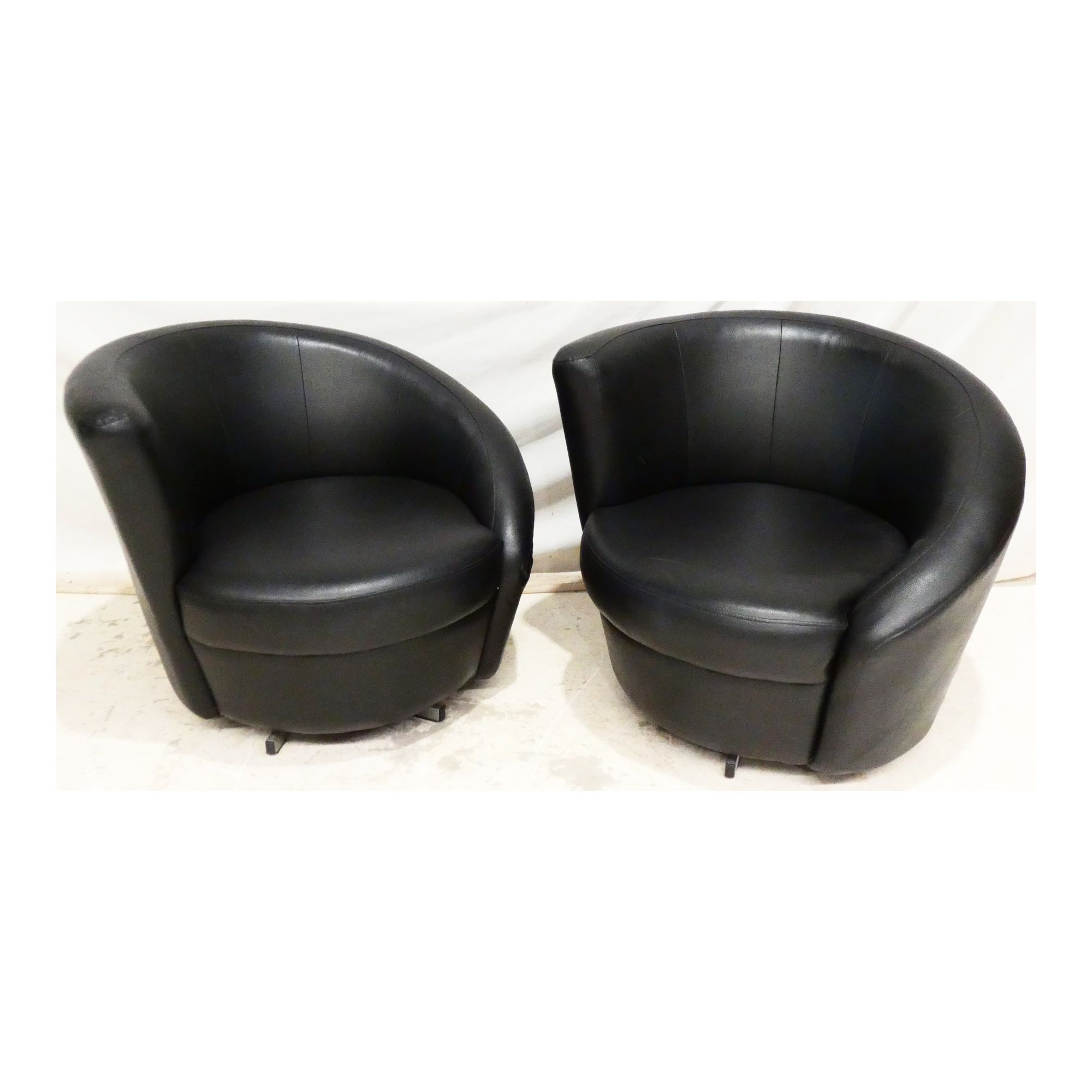 Paire de Fauteuils Design Noirs Pivotant Paire de Fauteuils Design Noirs Pivotant