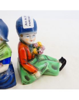 Paire de Serre Livres Jeunes Hollandais Polychrome