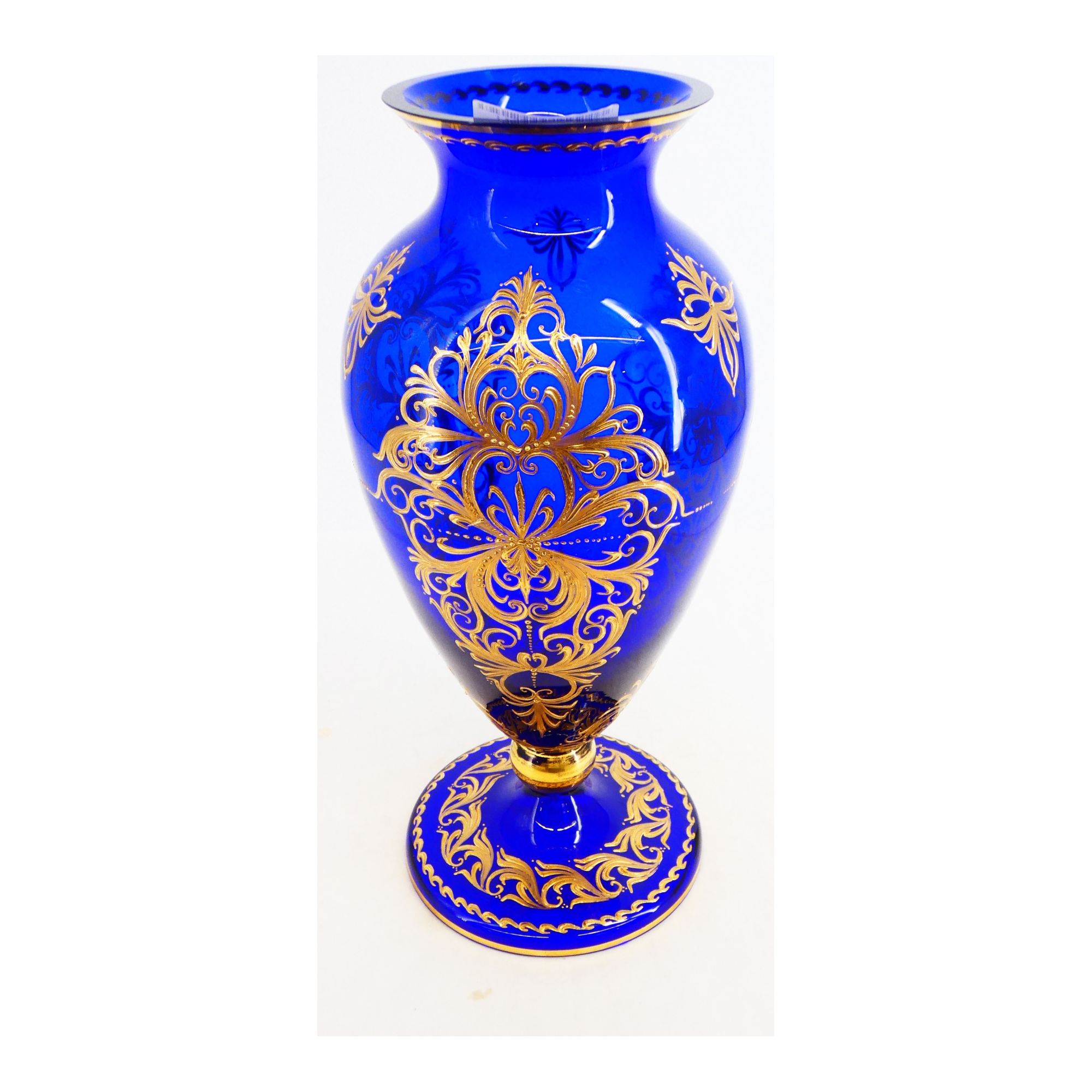 Vase en Cristal Bleu Réhaussé Doré Vase en Cristal Bleu Réhaussé Doré