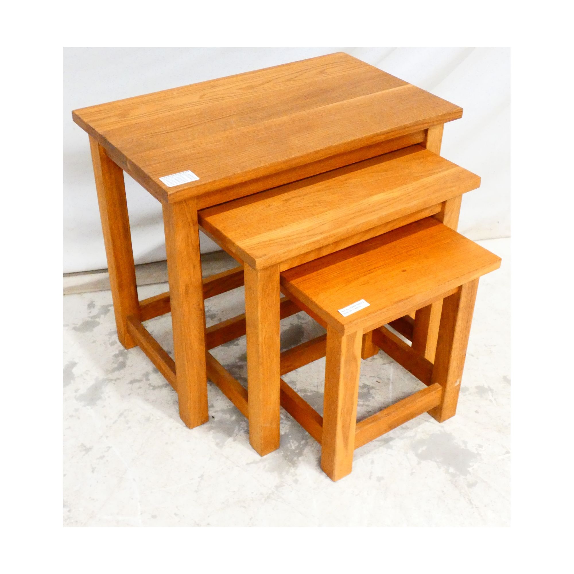 Set of 3 Nesting Tables in Solid Oak Set of 3 Nesting Tables in Solid Oak
