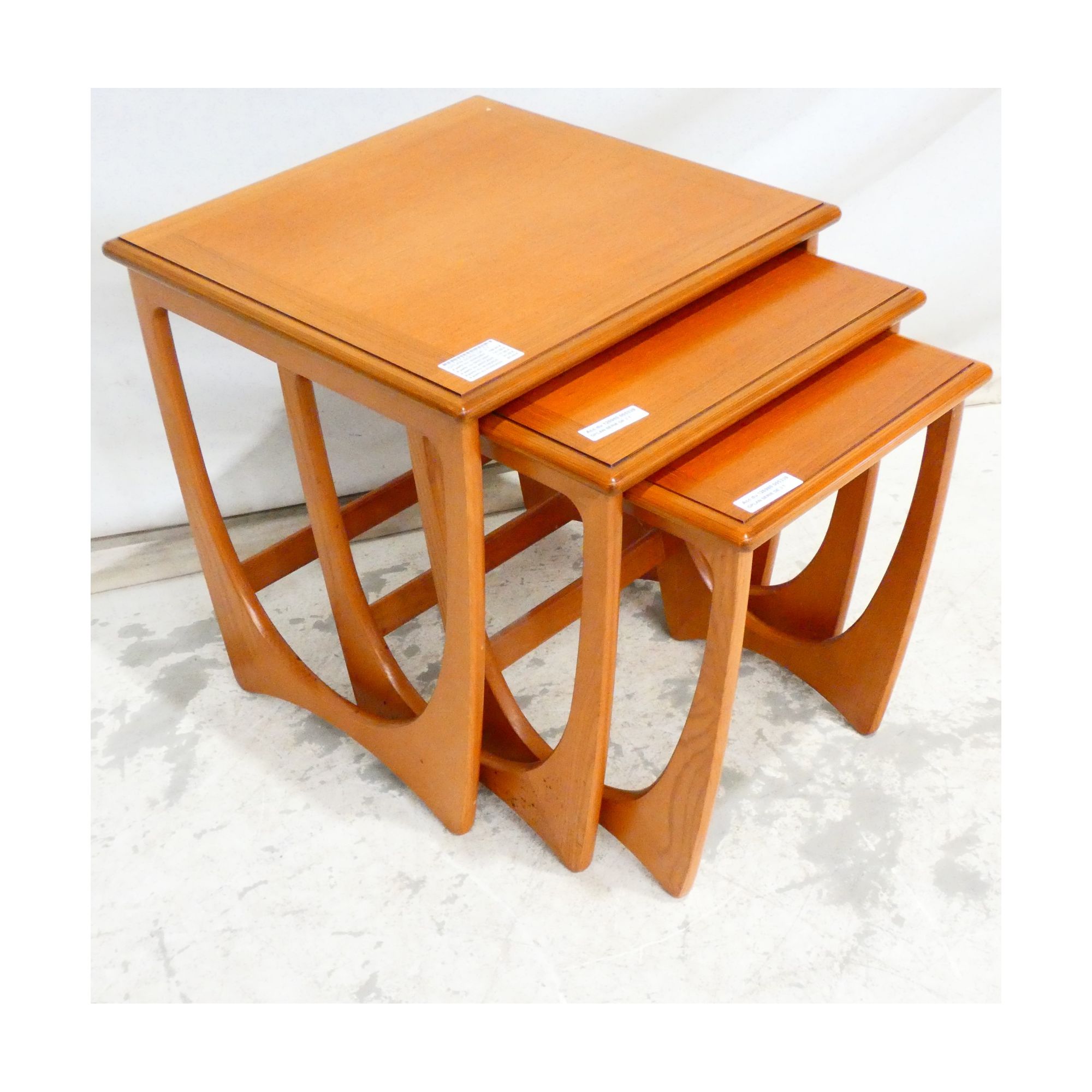 GPLAN Série de 3 Tables Gigognes GPLAN Série de 3 Tables Gigognes