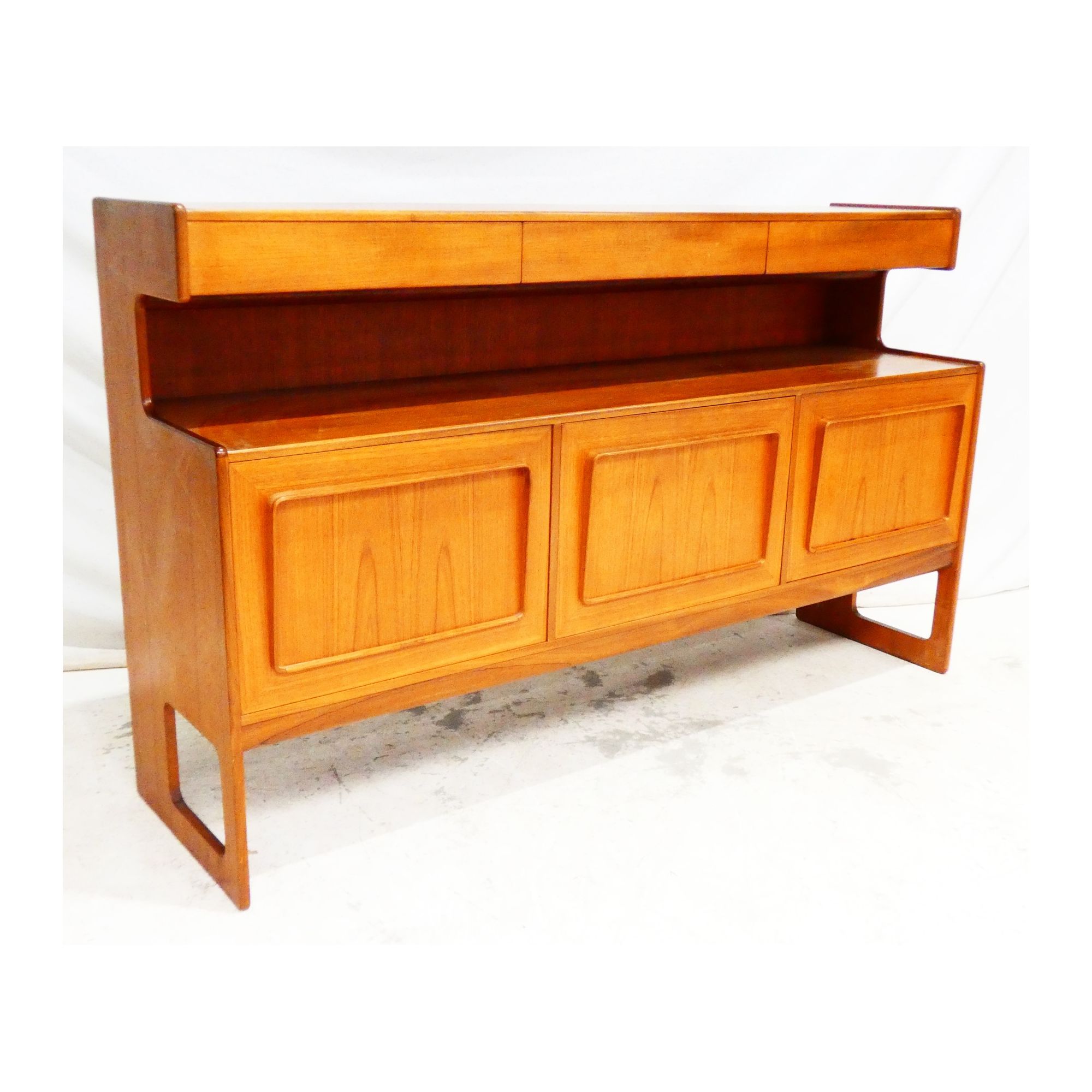 MCINTOSH Enfilade 3 Tiroirs 3 Portes MCINTOSH Enfilade 3 Tiroirs 3 Portes