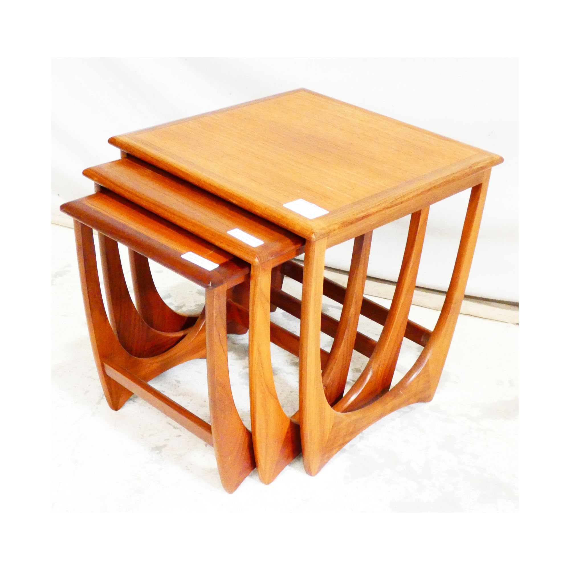 GPLAN Série de 3 Tables Gigognes GPLAN Série de 3 Tables Gigognes