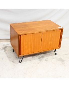 GPLAN Low Cabinet 2 Sliding Doors with Metal Feet