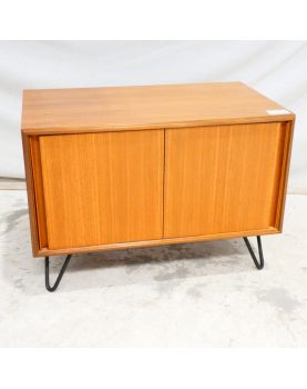 GPLAN Low Cabinet 2 Sliding Doors with Metal Feet