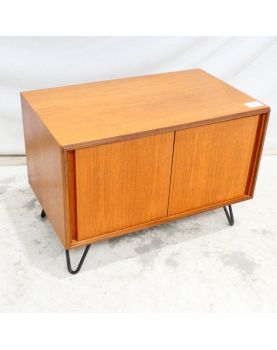GPLAN Low Cabinet 2 Sliding Doors with Metal Feet