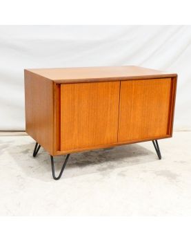 GPLAN Low Cabinet 2 Sliding Doors with Metal Feet