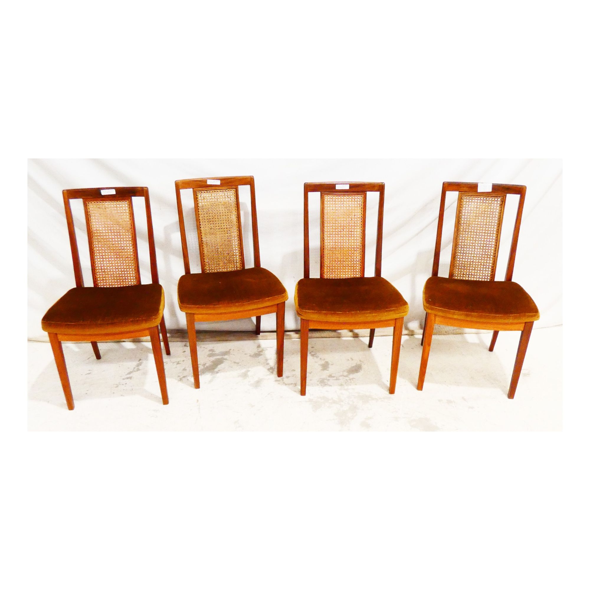 GPLAN Série de 4 Chaises Assise Kaki Dossiers Cannage GPLAN Série de 4 Chaises Assise Kaki Dossiers Cannage