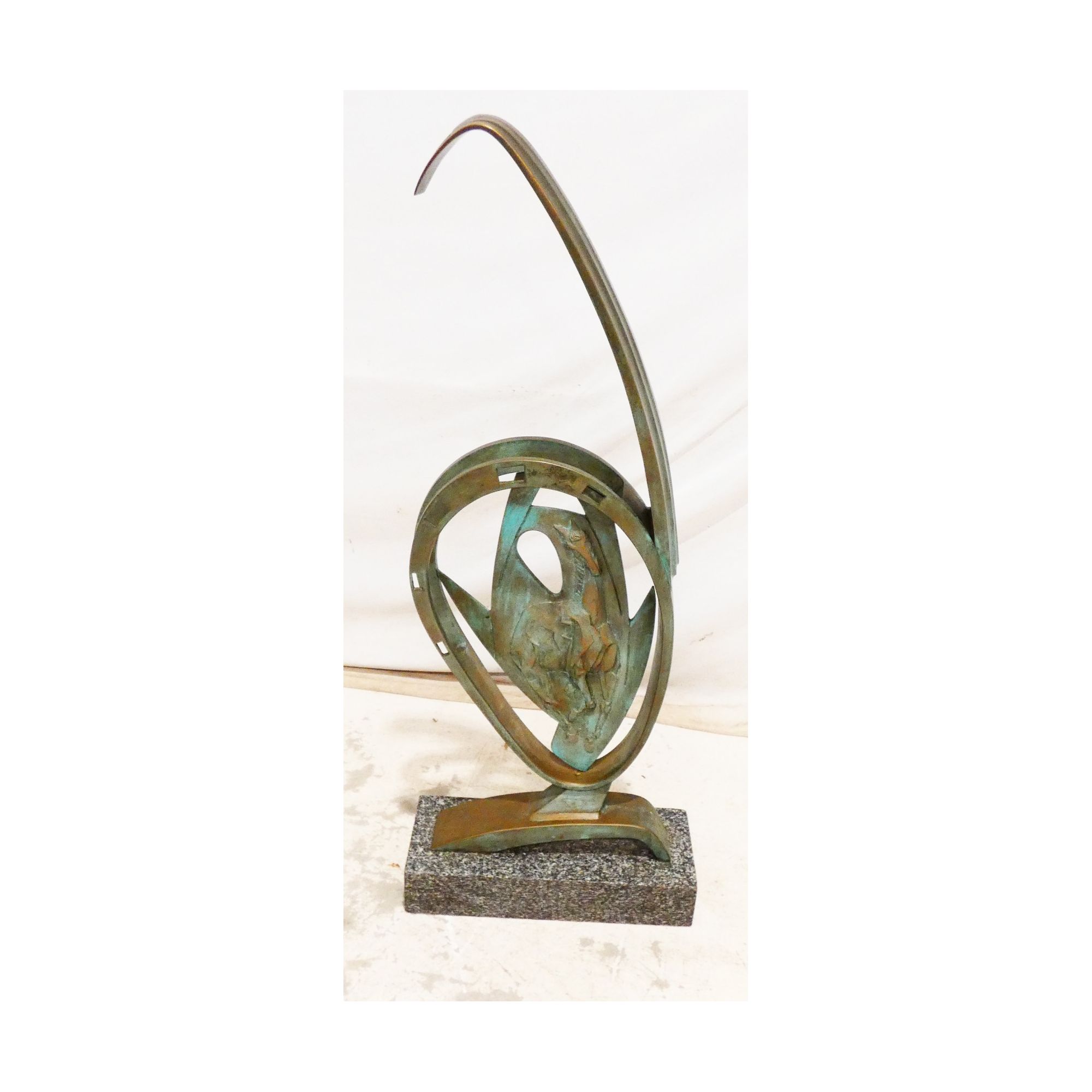 Sculpture Moderne en Bronze Représentation Équin sur Socle Marbre Sculpture Moderne en Bronze Représentation Équin sur Socle Marbre