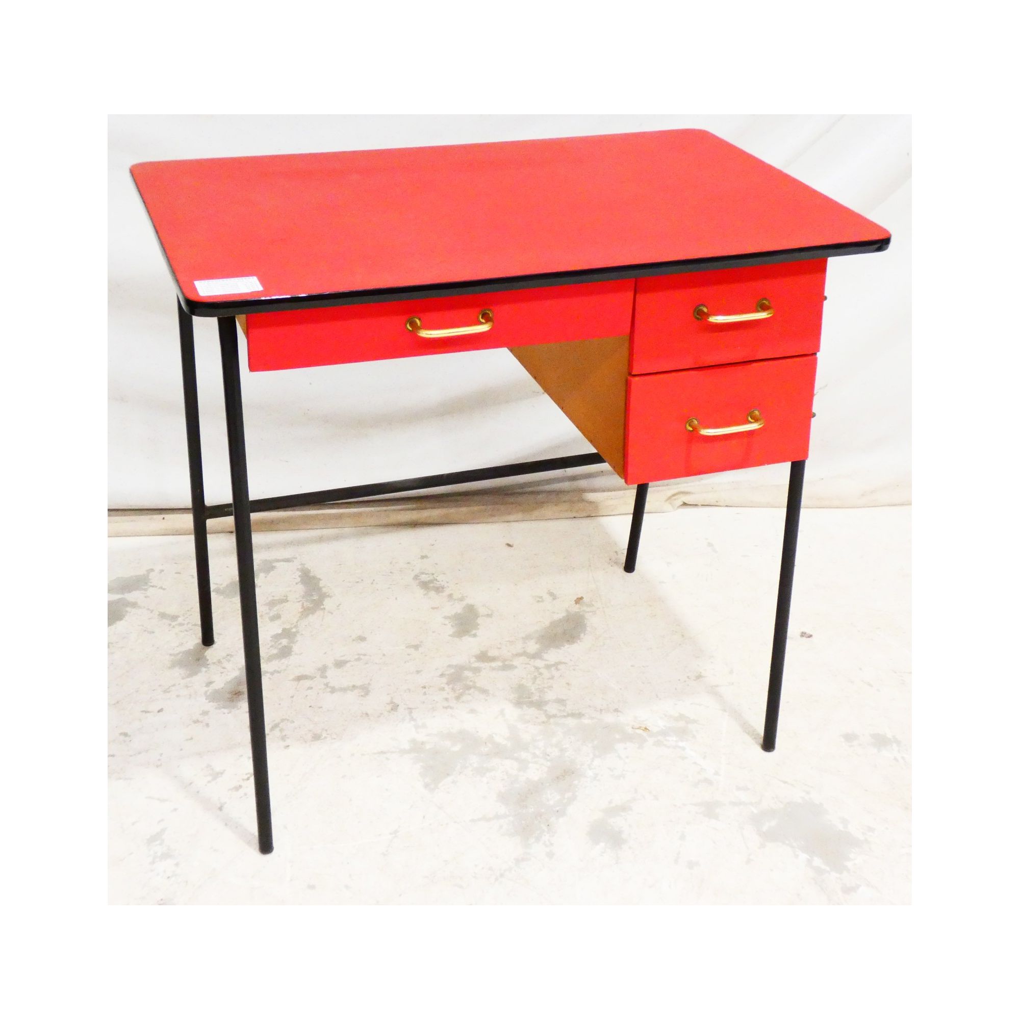 Petit Bureau Rouge avec 3 Tiroirs Petit Bureau Rouge avec 3 Tiroirs