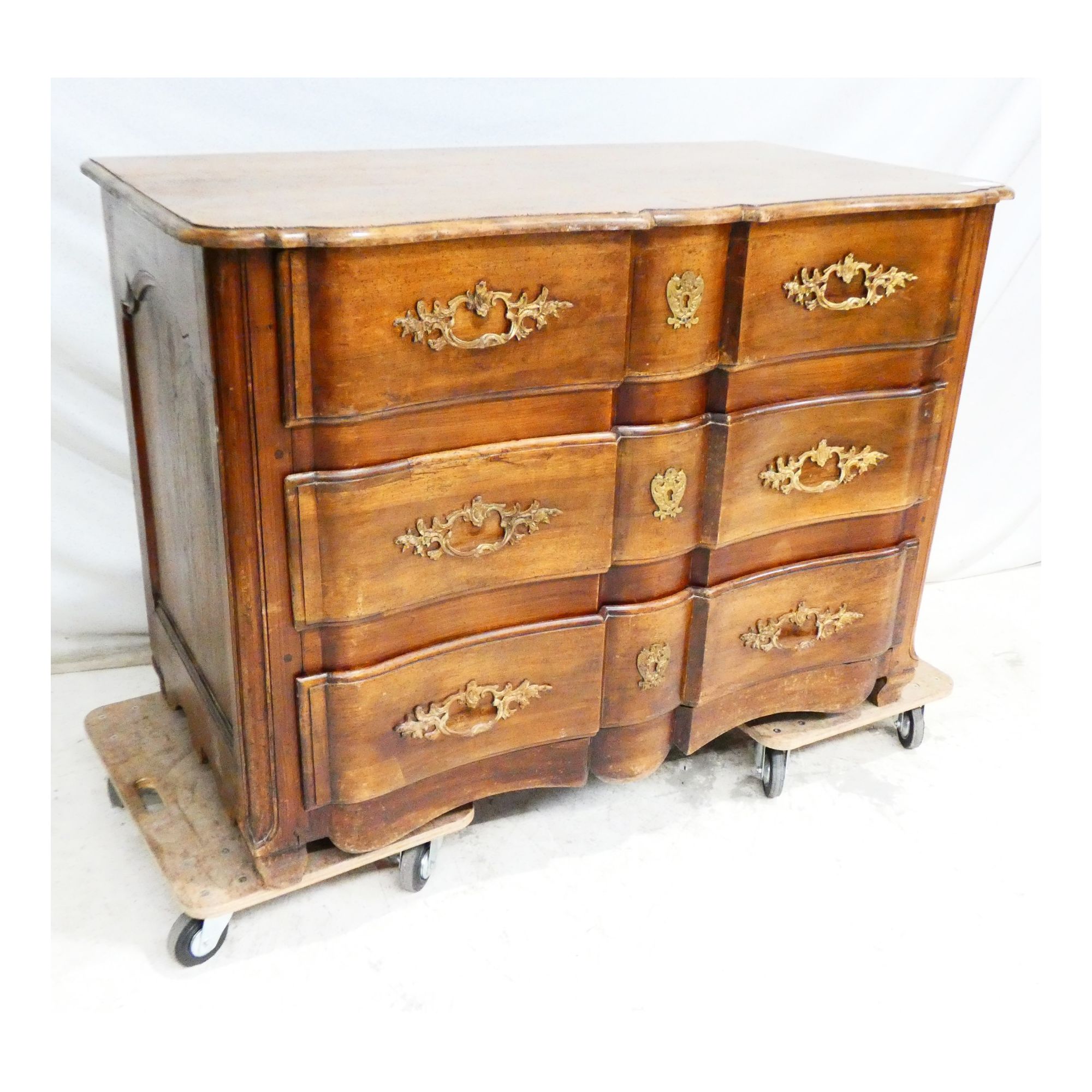Commode XVIIIe Siècle en Noyer avec 3 Tiroirs Commode XVIIIe Siècle en Noyer avec 3 Tiroirs