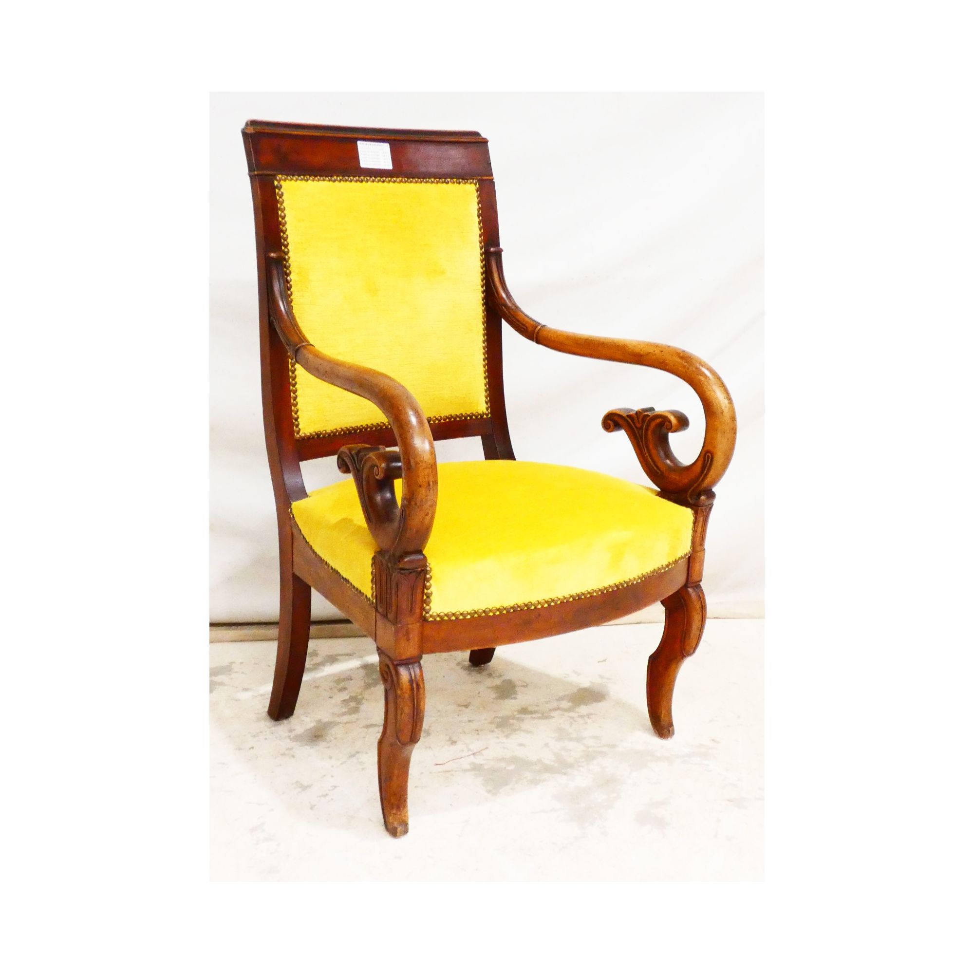 Fauteuil à Crosse en Velours Jaune Fauteuil à Crosse en Velours Jaune