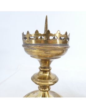 Paire de Bougeoirs d'Autel en Laiton Pieds Tripode en Pattes de Lion