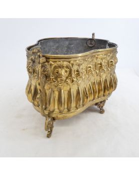 Jardinière en Laiton Repoussé