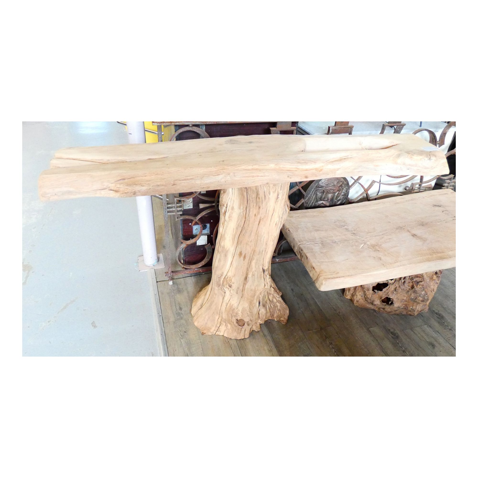 Console on Trunk Foot Console on Trunk Foot