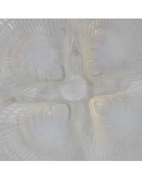 Opalescent Scallop Shell Cup by René LALIQUE France