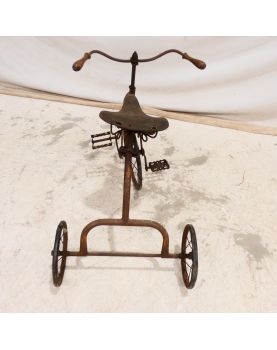 Ancien Vélo Triporteur pour Enfant avec 3 Roues