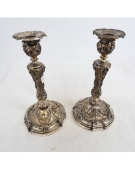 Paire de Bougeoirs en Bronze Argenté