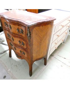 Petite Commode en Placage avec 3 Tiroirs Dessus Marbre