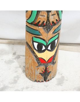 Totem en Bois Polychrome