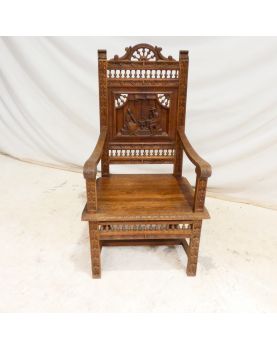 Fauteuil en Bois Sculpté Décor Bretons