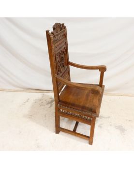 Fauteuil en Bois Sculpté Décor Bretons